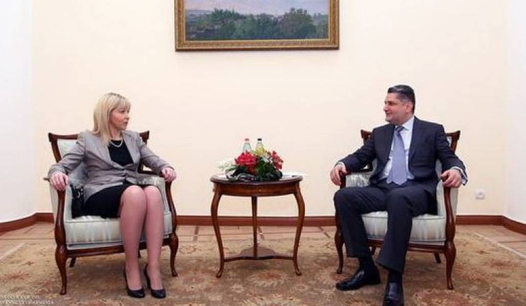 6b025142ad21c8d8fa4eeb8330566563