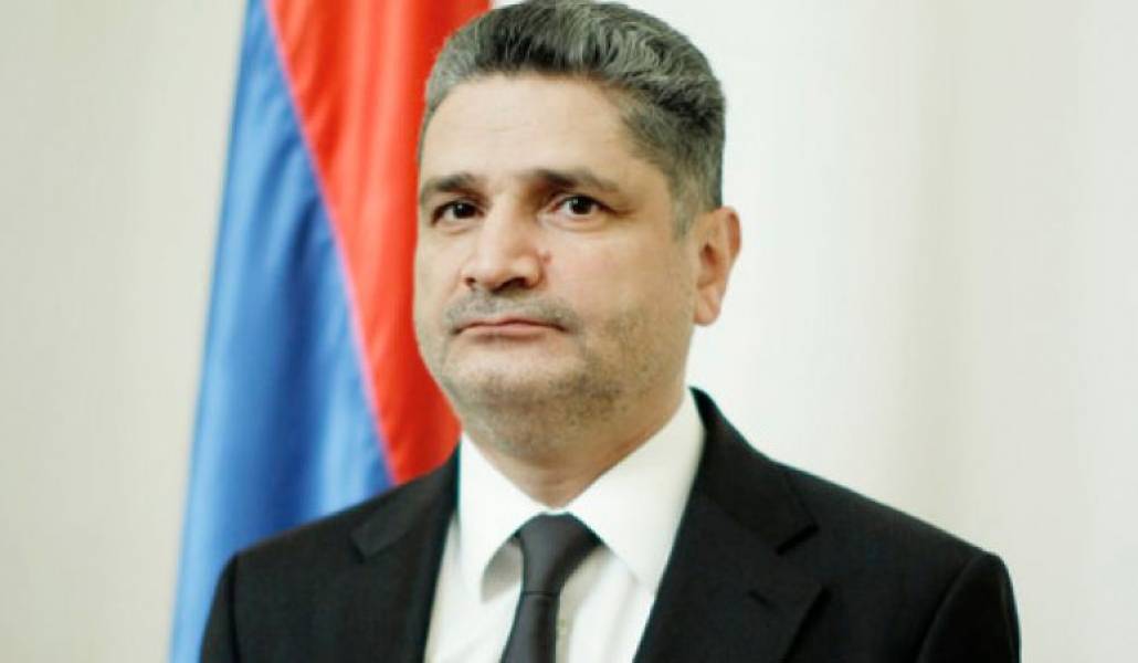 ecc37a7dfad0e0dba94b825c4e03d46a