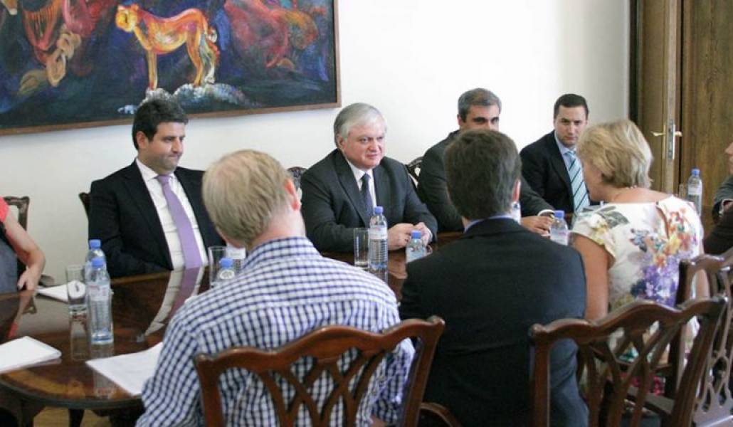 e03da04a4deda425fc1a6067296e03ca