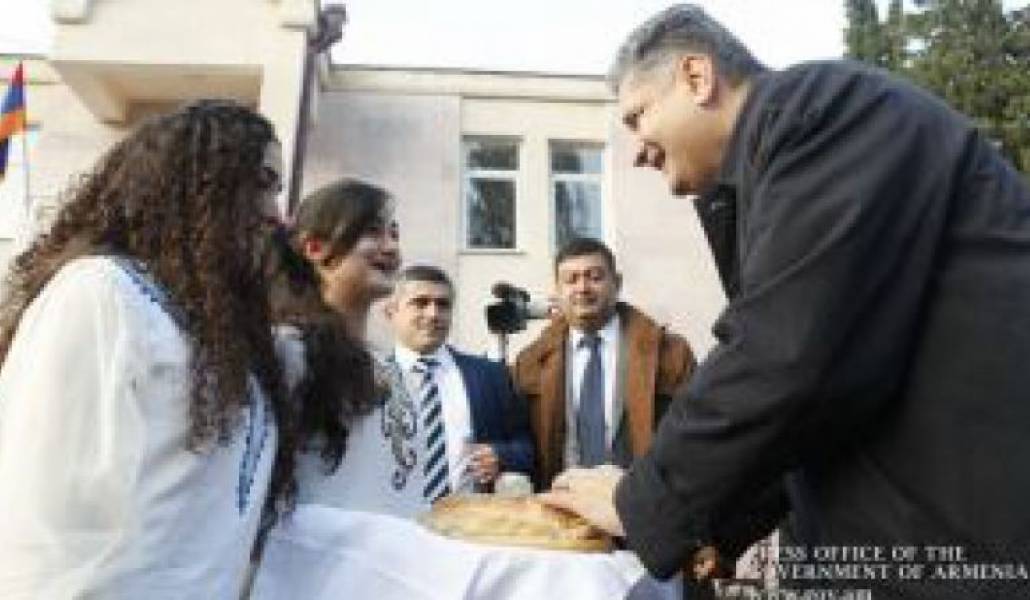 af5b57ac2f98045ea4f948d08ac15152