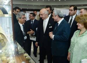 Серж и Рита Саргсян на выставке