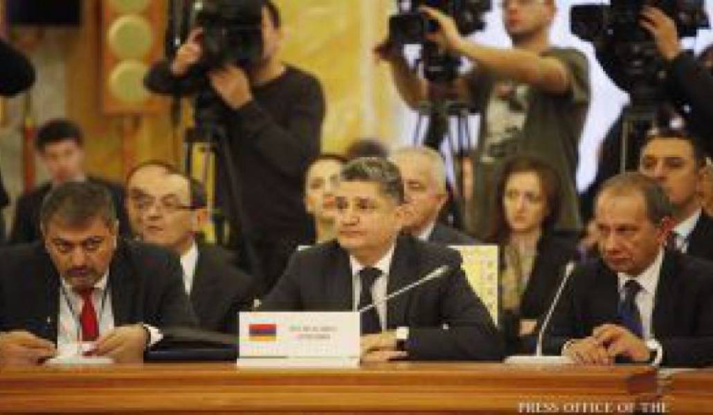 8c5258a1453e6603be7432d8c61018e0