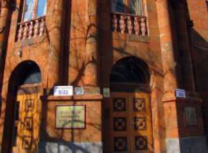 «Литература подвергается изнасилованию»