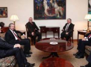 Налбандян принял сопредседателей