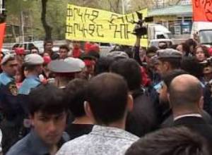 Օրը սկսվեց դասադուլով