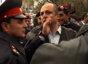 Ոստիկանները թույլ չտվեցին երթը շարունակել