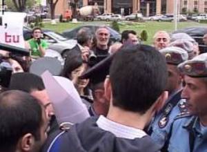 ՀԱԿ երթը դեպի քաղաքապետարան