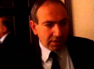 Վարչապետը խորհրդակցում է Նիկոլ Փաշինյանի հե՞տ