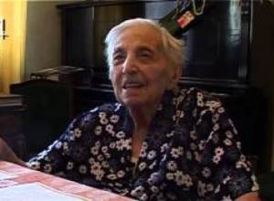 Հարյուր տարեկան գիտնական կինը