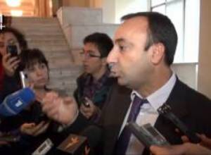 Հրայր Թովմասյանը խոստացավ 4, բայց պատասխանեց 7 հարցի