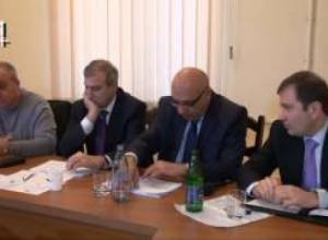 Պատգամավորները հանել են կոստյումները