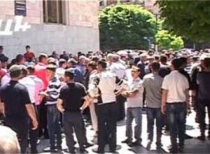 Գյուղացիները եկել էին Կառավարություն