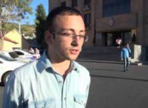 Բերման  ենթարկված  ակտիվիստին  ազատ  են  արձակել