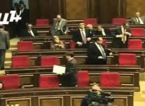 Հովիկ Աբրահամյանի նյարդերը տեղի են տալիս