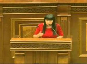 Նաիրա Զոհրաբյանը` «արյան բաղնիքի մասին»