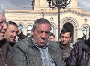 Փոխնախարարը չհամոզեց տաքսու վարորդներին, նրանք նորից ցույց են անելու