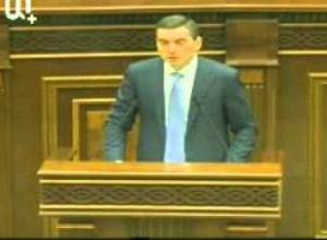 «Ես սարսափով սպասում էի ձեր հանճարեղ նախարարի մտքի թռիչքին»