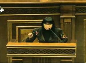 Աղքատությունը հարաբերական հասկացություն է. Նաիրա Զոհրաբյանը զարմացած է