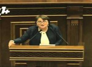 Մարգարիտ Եսայանն Իլհամ Ալիևին առաջարկում է քրիստոնյա դառնալ