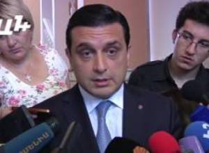 Չարաշահումների մեջ մեղադրվող պաշտոնյանները չեն ազատվել աշխատանքից