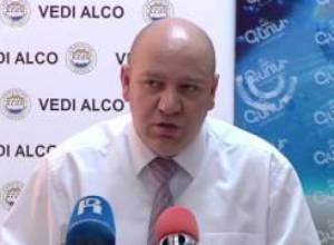 Դոլարով վարկ ունեցողները կարող են շունչ քաշել. տնտեսագետ