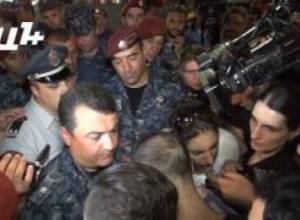 Երթ, ակցիա, նստացույց--պահանջ՝ ոստիկաններին