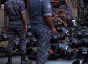 Օր 8. Ոստիկանական  ուժեր Խորենացի փողոցում
