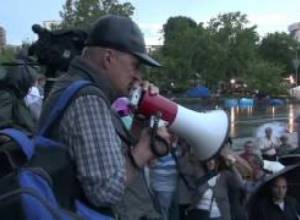 Տիգրան Խզմալյան. դուք ստրուկ եք, գնացեք ձեր գումարը ստացեք