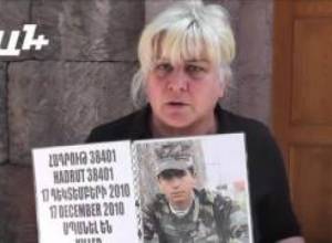 ԱԺ-ի դարպասների մոտ՝ նոր դատախազին տեսնելու հույսով