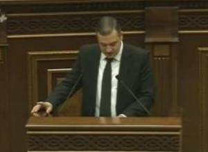 Ուրիխանյանը  «փոքրիկ չաթլախ» անվանեց ԱԺ ամբիոնից..!!!!!!