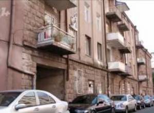 Վարդան Գերավետյանի հարևանները վերանորոգել են ոստիկանների կոտրած դուռը