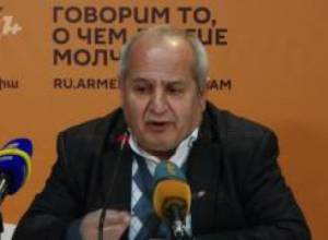 Փաշիկ Ալավերդյան. «Աղասի Աղասյանը իմ տրեխների արժեքը չունի»