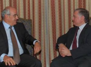 Armenian FM meats representatives of Armenian community