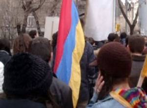 HAK activists inform citizens about March 1 rally