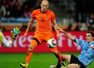 Holland defeats Uruguay 3-2, advances to World Cup Final