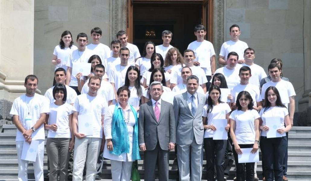 18295cce988fff3297c5e610fd99589c