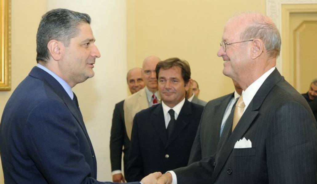 de46bfd649a5d24edede79c1f36e8635