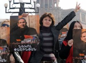 Journalists hold protest in support of Nikol Pashinyan