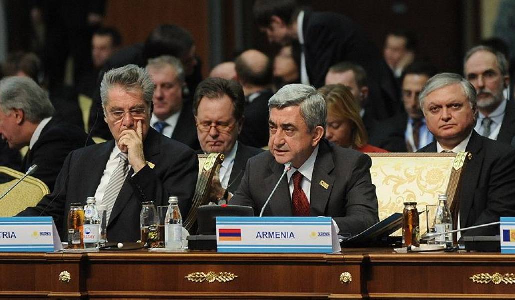 7e5ce2556e67cf37abf31324910c4151