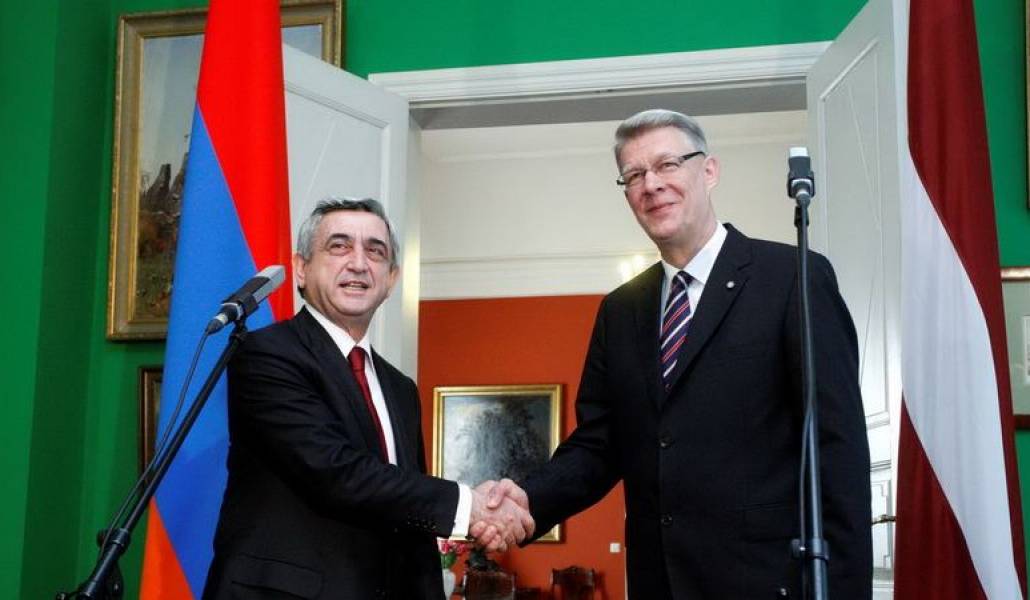 fcbdecb2872cacabe0a53d8d10058ee2