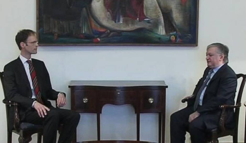 3f7098a566397a2944477a3a146fa388