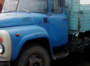 ZIL-157 falls into gorge, two injured