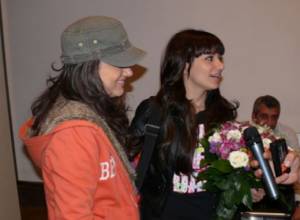 Emmy returns to Armenia, promises to answer all questions