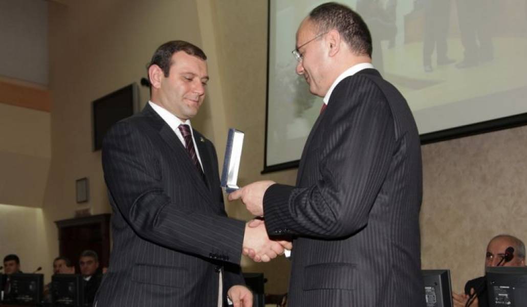 56c8ce5713db643758e5cf3a290cc2f9