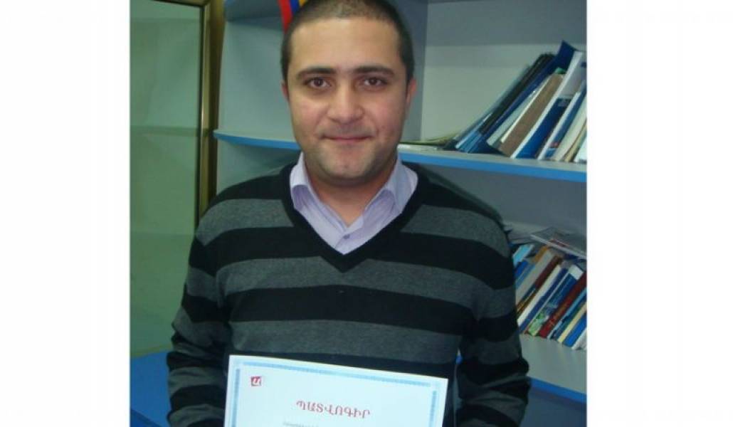 5f264d5b77ca7c6426c49e27c94a4011