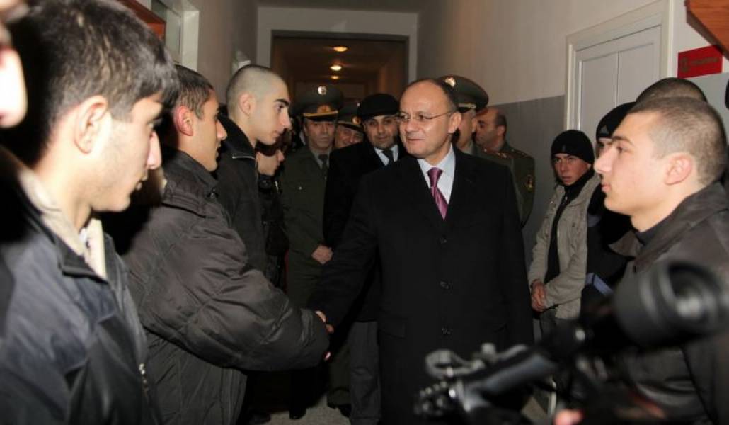 f7225d20102278a8d8ec6ef5aa76e788