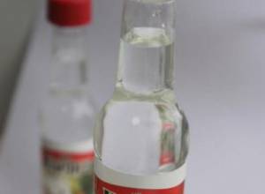 Cashier commits suicide by drinking essence