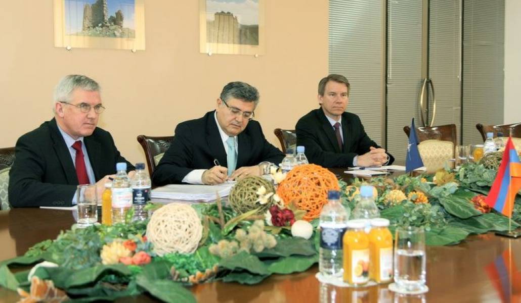 90d5e6bbb4298e0f6a2f38033fc88d72