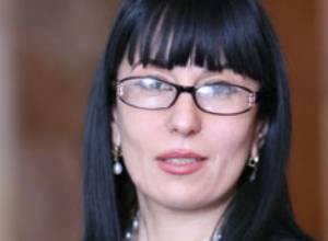 BHK giving mobile phones to Yerevan residents