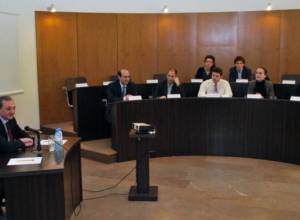 Deputy FM receives Cambridge University students